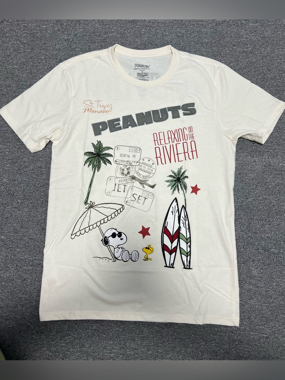 Peanuts Snoopy 'Relaxing on the Riviera' Graphic Tee Adult S